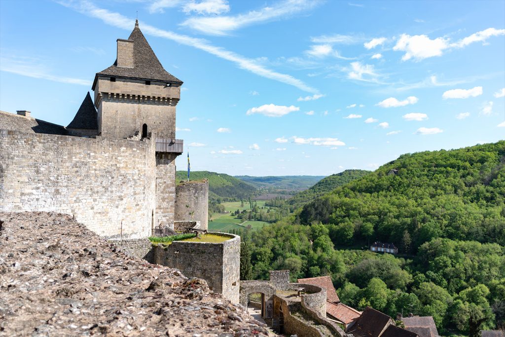 Vue du château de Castelnaud-la-Chapelle et de la vallée